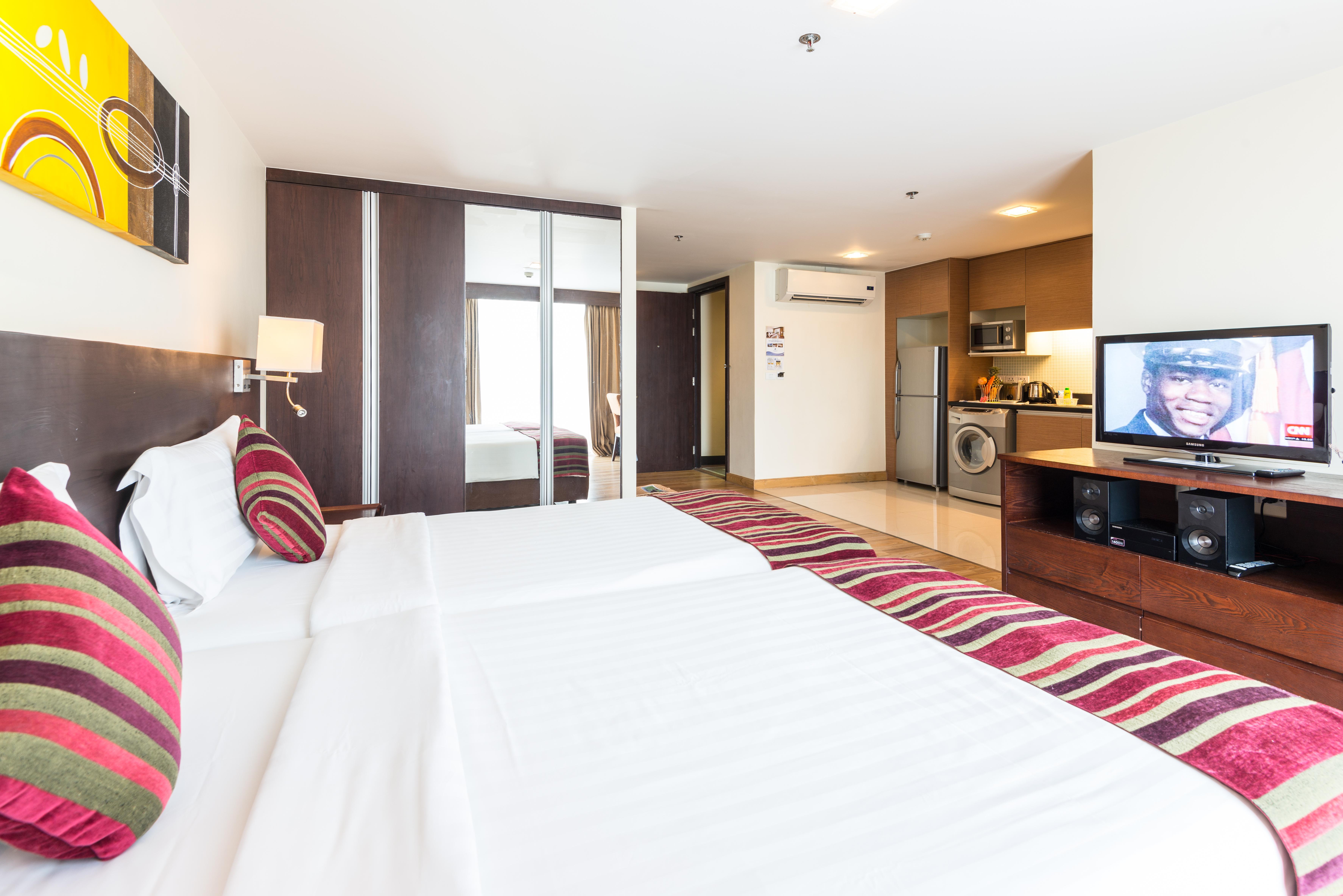 Lohas Residences Sukhumvit 2 Банкок Екстериор снимка