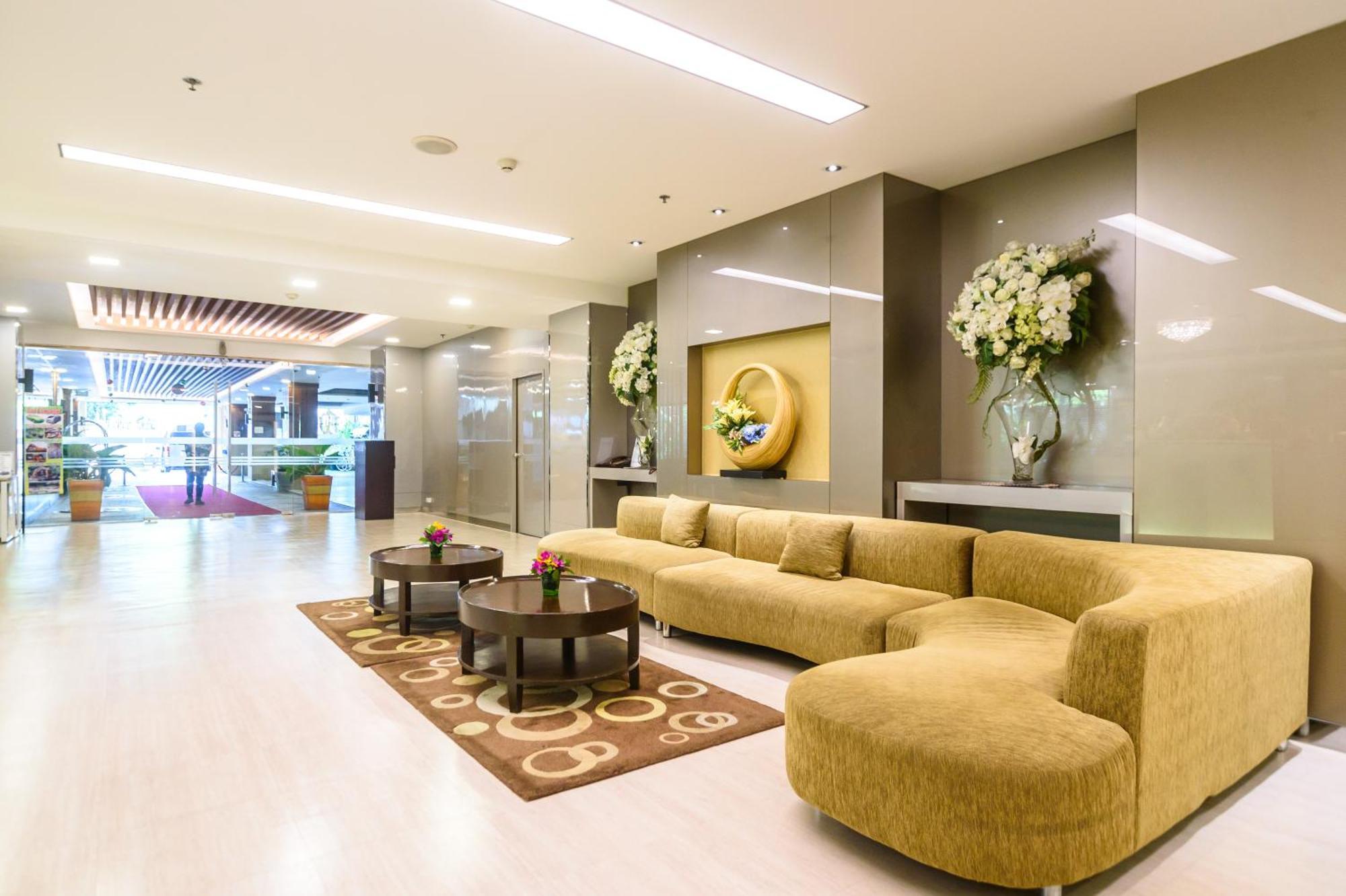 Lohas Residences Sukhumvit 2 Банкок Екстериор снимка