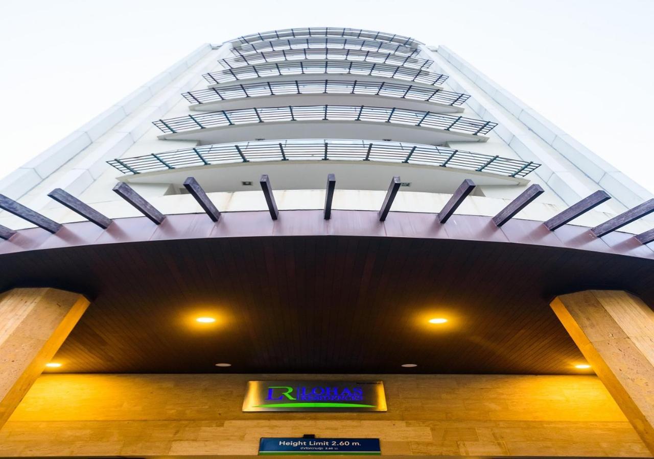Lohas Residences Sukhumvit 2 Банкок Екстериор снимка